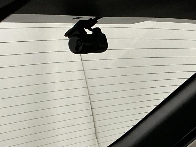 ヴェゼル ｅ：ＨＥＶＺ　ドラレコ　ナビ　Ｒカメラ　ブルートゥース　Ｓヒータ　地デジフルセグＴＶ　定期点検記録簿　電動テールゲート　サイドエアバッグ　後カメラ　前後障害物センサー　横滑防止装置　エアコン　ＬＥＤヘットライト（14枚目）