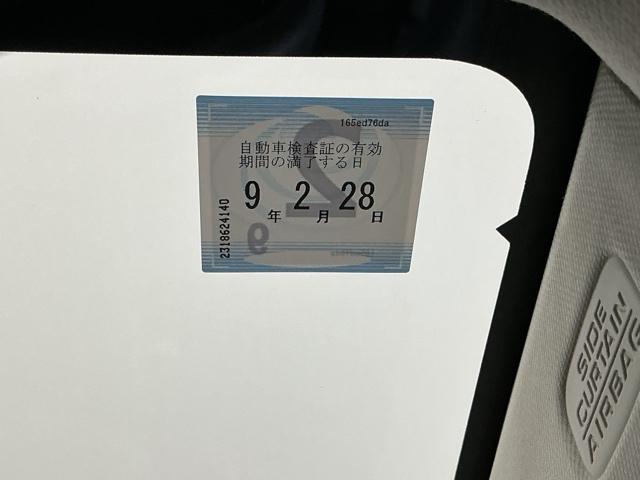 ヴェゼル ｅ：ＨＥＶＺ　ドラレコ　ナビ　Ｒカメラ　ブルートゥース　Ｓヒータ　地デジフルセグＴＶ　定期点検記録簿　電動テールゲート　サイドエアバッグ　後カメラ　前後障害物センサー　横滑防止装置　エアコン　ＬＥＤヘットライト（36枚目）