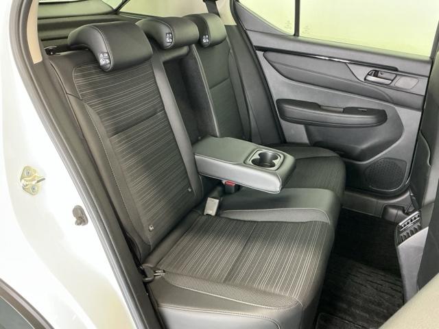 �t���b�g�ȏ��ƕG���⓪��X�y�[�X�ȂǏ\���ȍL��������܂��B