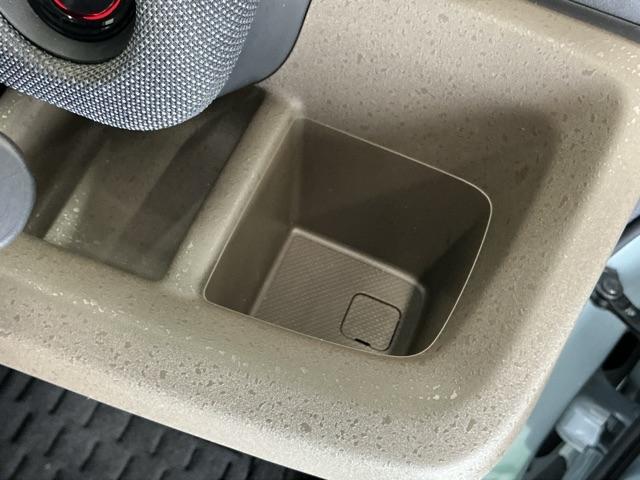 フリード e:HEVエアーEX ドラレコ ナビ Rカメラ ブルートゥース ESC DVD ETC車載器 サイドエアバッグ フルオートエアコン 前後誤発進抑制 両側PSD 盗難防止装置 クルーズコントロール 禁煙 フルセグ USB接続(20枚目)