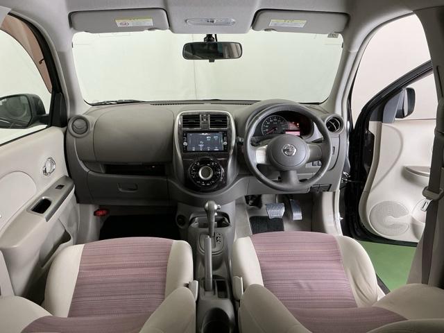 �h���C�o�[�𒆐S�Ɏ��R�Ɏ肪�͂��ʒu�ɂ`�s�Z���N�g���o�[��G�A�R���A�l�X�ȑ���X�C�b�`�Ȃǂ�z�u�A���쐫�ɗD��Ă��܂�