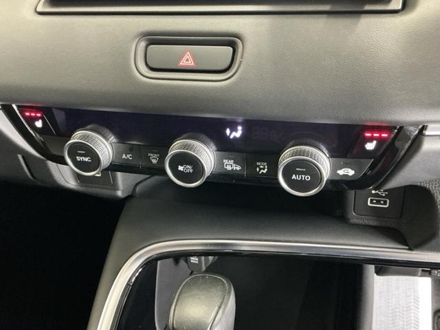 ヴェゼル ｅ：ＨＥＶＺ　ドラレコ　ナビ　Ｒカメラ　ブルートゥース　スマートキー＆プッシュスタート　サイドＳＲＳ　オートテールゲート　イモビ　地デジ　Ｂカメ　キーレスエントリー　Ｃソナー　ＵＳＢポート　ＰＳ　ＬＥＤライト　ＰＷ（16枚目）