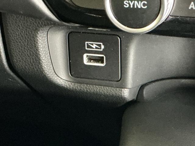 ヴェゼル ｅ：ＨＥＶＺ　ドラレコ　ナビ　Ｒカメラ　ブルートゥース　スマートキー＆プッシュスタート　サイドＳＲＳ　オートテールゲート　イモビ　地デジ　Ｂカメ　キーレスエントリー　Ｃソナー　ＵＳＢポート　ＰＳ　ＬＥＤライト　ＰＷ（21枚目）