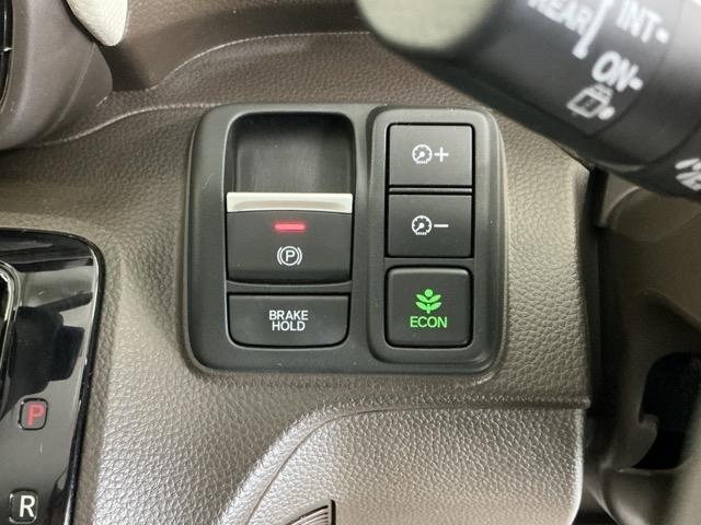 Ｎ－ＢＯＸ Ｌ　ナビ　Ｒカメラ　ブルートゥース　フルセグ　バックビューモニター　レーダクルーズ　キ－フリ－　ＥＴＣ付き　地デジチューナー　ＬＫＡＳ　パーキングセンサー　電動ミラー　盗難防止　前席シートヒーター　ＬＥＤ（16枚目）