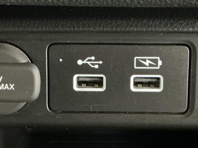 �t�r�a���͒[�q���Ă܂��B�t�r�a��������ڑ����ĉ��y�t�@�C���A�摜�t�@�C���A����t�@�C���Ȃǂ��i�r��ʂŊy���߂܂��@���ꕔ�̃f�B�X�v���C�I�[�f�B�I�A�b�c�`���[�i�[�̏ꍇ�͉��y�t�@�C���݂̂ƂȂ�܂�