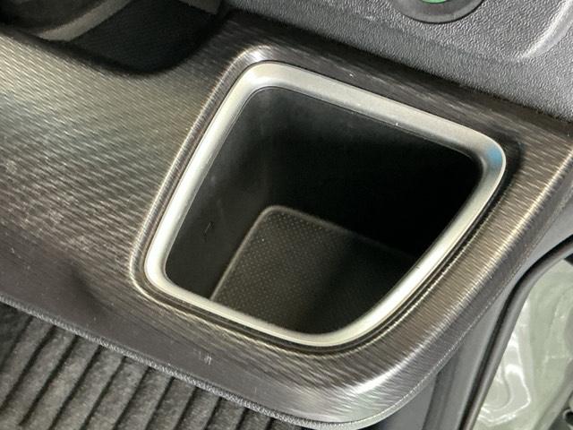 ステップワゴンスパーダ スパーダ・クールスピリットホンダセンシング　ドラレコ　ナビ　Ｒカメラ　ブルートゥース　ＵＳＢ接続　誤発進抑制機能　カーテンエアバック　スマートキ－　アイドリングＳＴＯＰ　リヤカメラ　パワーウインドウ　横滑り防止機能　シートヒータ　キーフリー（17枚目）