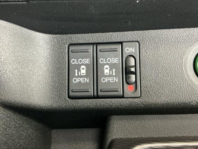 ステップワゴンスパーダ スパーダ・クールスピリットホンダセンシング　ドラレコ　ナビ　Ｒカメラ　ブルートゥース　ＵＳＢ接続　誤発進抑制機能　カーテンエアバック　スマートキ－　アイドリングＳＴＯＰ　リヤカメラ　パワーウインドウ　横滑り防止機能　シートヒータ　キーフリー（25枚目）