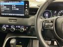 ヴェゼル ｅ：ＨＥＶＺ　ナビ　Ｒカメラ　ブルートゥース　フルセグ　衝突回避支援ブレーキ機能　スマキ　Ｐトランク　フルオートエアコン　エアバッグ　両席エアバック　記録簿付　パワーウィンドウ　ＬＥＤランプ　ソナー　クルーズＣ（3枚目）