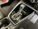 ｅ：ＨＥＶＺ　ナビ　Ｒカメラ　ブルートゥース　フルセグ　衝突回避支援ブレーキ機能　スマキ　Ｐトランク　フルオートエアコン　エアバッグ　両席エアバック　記録簿付　パワーウィンドウ　ＬＥＤランプ　ソナー　クルーズＣ（17枚目）
