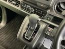 発進時から滑らかに加速する無段階変速のＣＶＴはストップ＆ゴーの多い街の中も快適です