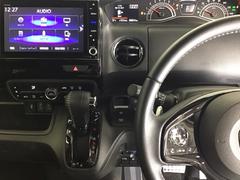 ホンダ純正メモリーナビ搭載なので、遠方へのドライブもお任せ下さい！ステアリング左手側にオーディオ関連のコントロールスイッチを配置しています。操作時は視線を逸らすことなく運転に集中できます 3