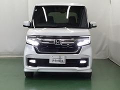 ＬＥＤヘッドライトを装備しています。ＬＥＤヘッドライトはとても明るく、雨の日や夜間走行も安全・安心です。オートライトコントロール付きで周囲の明るさに応じて自動で点灯・消灯します 6