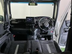 �ɥ饤�С����濴�˼����˼꤬�Ϥ����֤ˣ��ԥ��쥯�ȥ�С��䥨�������͡��������å��ʤɤ����֡��������ͥ��Ƥ��ޤ� 2