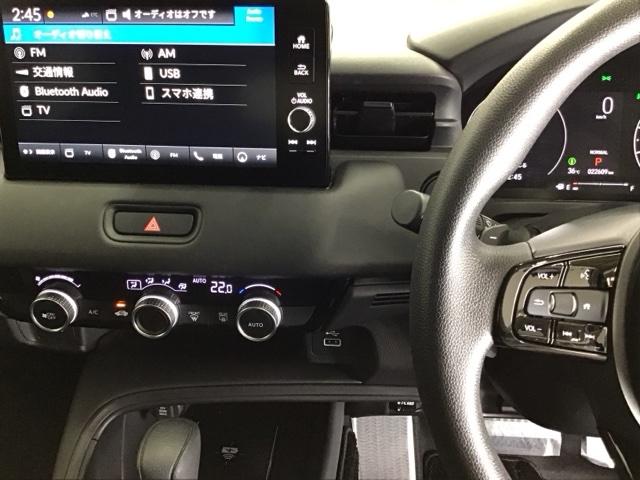 ヴェゼル ｅ：ＨＥＶＸ　ナビ　Ｒカメラ　ブルートゥース　フルセグ　セキュリティアラーム　衝突軽減ブレーキ　記録簿　オートクルーズコントロール　クリアランスソナー　リアカメラ　ＬＥＤヘッドランプ　カーテンエアバック　地デジ（3枚目）