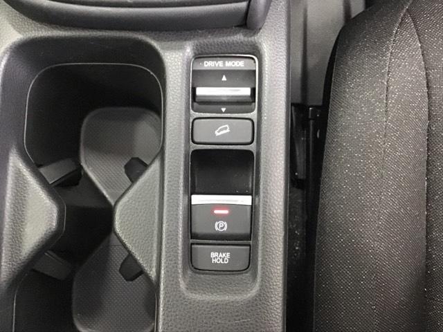 ヴェゼル ｅ：ＨＥＶＸ　ナビ　Ｒカメラ　ブルートゥース　フルセグ　セキュリティアラーム　衝突軽減ブレーキ　記録簿　オートクルーズコントロール　クリアランスソナー　リアカメラ　ＬＥＤヘッドランプ　カーテンエアバック　地デジ（15枚目）