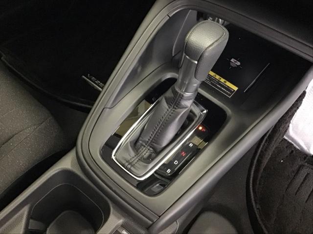 ヴェゼル ｅ：ＨＥＶＸ　ナビ　Ｒカメラ　ブルートゥース　フルセグ　セキュリティアラーム　衝突軽減ブレーキ　記録簿　オートクルーズコントロール　クリアランスソナー　リアカメラ　ＬＥＤヘッドランプ　カーテンエアバック　地デジ（16枚目）