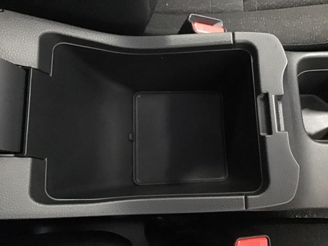 ヴェゼル ｅ：ＨＥＶＸ　ナビ　Ｒカメラ　ブルートゥース　フルセグ　セキュリティアラーム　衝突軽減ブレーキ　記録簿　オートクルーズコントロール　クリアランスソナー　リアカメラ　ＬＥＤヘッドランプ　カーテンエアバック　地デジ（53枚目）