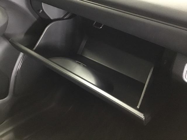 ヴェゼル ｅ：ＨＥＶＸ　ナビ　Ｒカメラ　ブルートゥース　フルセグ　セキュリティアラーム　衝突軽減ブレーキ　記録簿　オートクルーズコントロール　クリアランスソナー　リアカメラ　ＬＥＤヘッドランプ　カーテンエアバック　地デジ（61枚目）