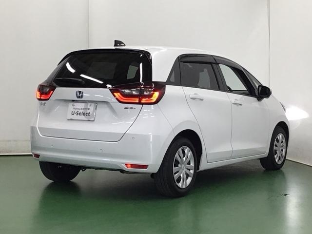 フィット ｅ：ＨＥＶホーム　ドラレコ　ナビ　Ｒカメラ　ブルートゥース　前後ブレーキサポート　アラウンドビューモニター　盗難防止　クリアランスソナー　ＥＣＯモード　スマートキー　ＬＥＤヘッドライト　オートクルーズ　オートライト（8枚目）