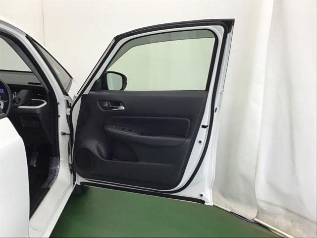 フィット ｅ：ＨＥＶホーム　ドラレコ　ナビ　Ｒカメラ　ブルートゥース　前後ブレーキサポート　アラウンドビューモニター　盗難防止　クリアランスソナー　ＥＣＯモード　スマートキー　ＬＥＤヘッドライト　オートクルーズ　オートライト（79枚目）