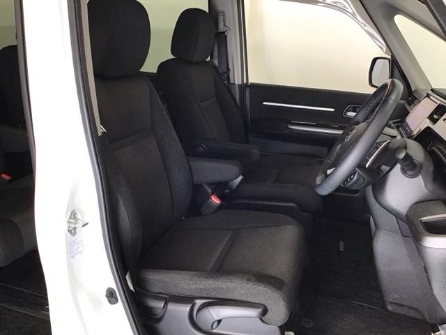 ステップワゴンスパーダ スパーダホンダセンシング　ナビ　Ｒカメラ　後席モニタ　ブルートゥース　両パワースライドドア　定期点検記録簿　地デジフルセグＴＶ　ＥＴＣ付　ＬＥＤヘットライト　スマ－トキ－　ＡＢＳ　パワーウィンドウ　後カメラ　ＶＳＡ　三列シート（19枚目）