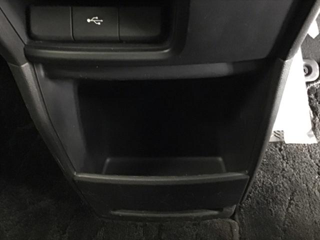 ステップワゴンスパーダ スパーダホンダセンシング　ナビ　Ｒカメラ　後席モニタ　ブルートゥース　両パワースライドドア　定期点検記録簿　地デジフルセグＴＶ　ＥＴＣ付　ＬＥＤヘットライト　スマ－トキ－　ＡＢＳ　パワーウィンドウ　後カメラ　ＶＳＡ　三列シート（61枚目）