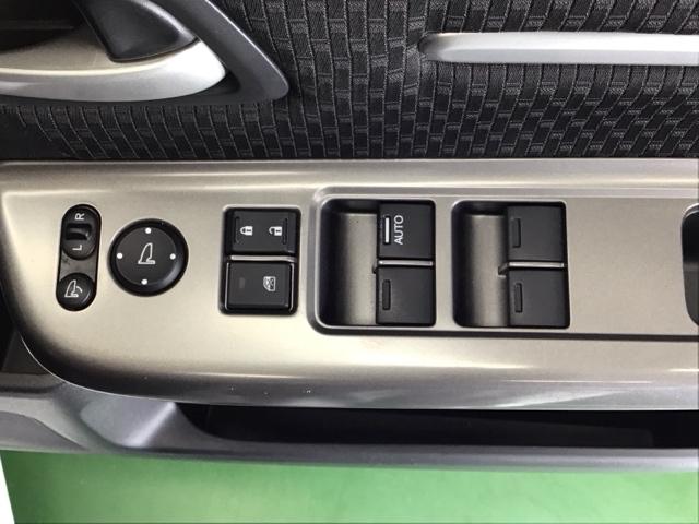 ステップワゴンスパーダ スパーダホンダセンシング　ナビ　Ｒカメラ　後席モニタ　ブルートゥース　両パワースライドドア　定期点検記録簿　地デジフルセグＴＶ　ＥＴＣ付　ＬＥＤヘットライト　スマ－トキ－　ＡＢＳ　パワーウィンドウ　後カメラ　ＶＳＡ　三列シート（71枚目）
