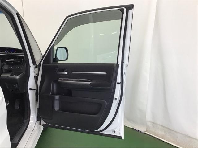 ステップワゴンスパーダ スパーダホンダセンシング　ナビ　Ｒカメラ　後席モニタ　ブルートゥース　両パワースライドドア　定期点検記録簿　地デジフルセグＴＶ　ＥＴＣ付　ＬＥＤヘットライト　スマ－トキ－　ＡＢＳ　パワーウィンドウ　後カメラ　ＶＳＡ　三列シート（75枚目）