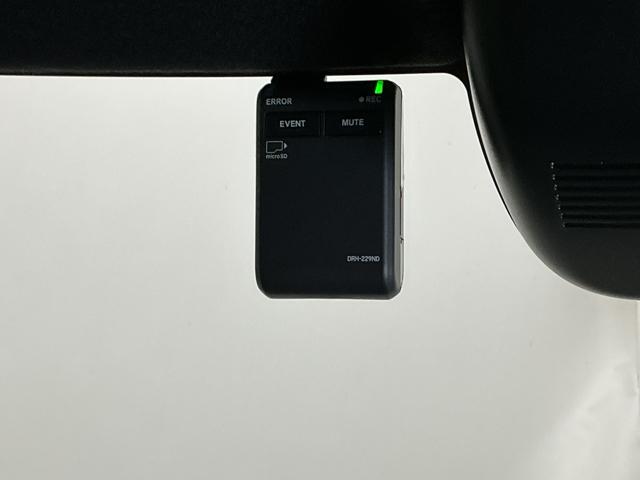 Ｎ－ＢＯＸカスタム ベースグレード　ナビ　Ｒカメラ　ブルートゥース　ＵＳＢ接続　ＣＭＢＳ　ベンチシート　オートエアコン　スマートキ　ＬＥＤ　盗難防止装置　クルコン　ＥＴＣ　バックカメラ　フルセグＴＶ　パワーステアリング　エアバッグ（13枚目）