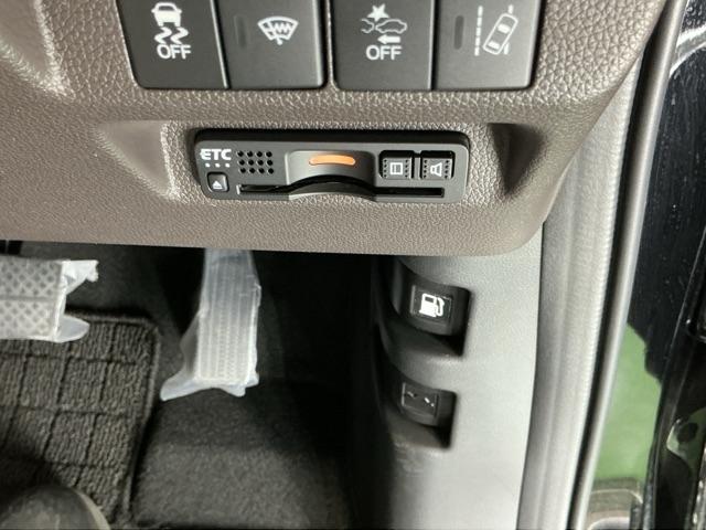 フリード Ｇ・ホンダセンシング　ナビ　Ｒカメラ　ブルートゥース　ＥＴＣ　追突被害軽減ブレーキ　ｉストップ　Ｗエアバッグ　パワーウィンドウ　アクティブクルーズコントロール　スマートキ　カラーバックモニター　整備点検記録簿　ＶＳＡ（13枚目）