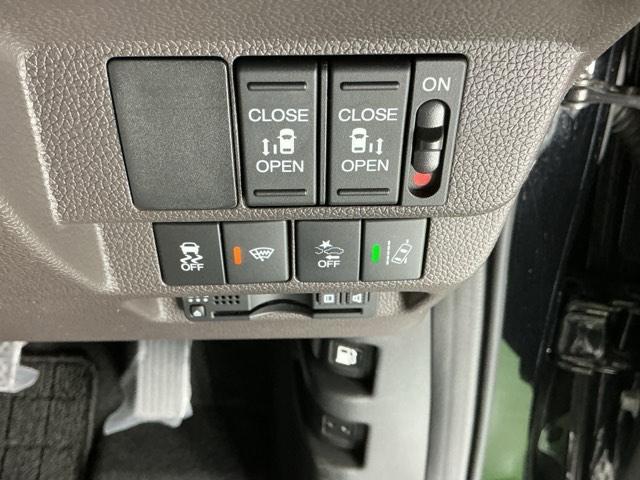 フリード Ｇ・ホンダセンシング　ナビ　Ｒカメラ　ブルートゥース　ＥＴＣ　追突被害軽減ブレーキ　ｉストップ　Ｗエアバッグ　パワーウィンドウ　アクティブクルーズコントロール　スマートキ　カラーバックモニター　整備点検記録簿　ＶＳＡ（23枚目）