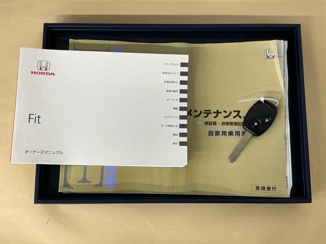 フィット Ｇ　ナビ　Ｒカメラ　ＣＤ　ＳＤ　ワンセグ　運転席助手席エアバッグ　Ｂモニター　１セグＴＶ　キーレスリモコン　盗難防止システム　エアコン　パワーウィンドウ　定期点検記録簿　パワステ　運転席エアバッグ（19枚目）
