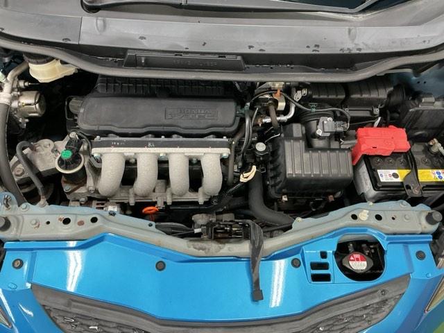 フィット Ｇ　ナビ　Ｒカメラ　ＣＤ　ＳＤ　ワンセグ　運転席助手席エアバッグ　Ｂモニター　１セグＴＶ　キーレスリモコン　盗難防止システム　エアコン　パワーウィンドウ　定期点検記録簿　パワステ　運転席エアバッグ（20枚目）