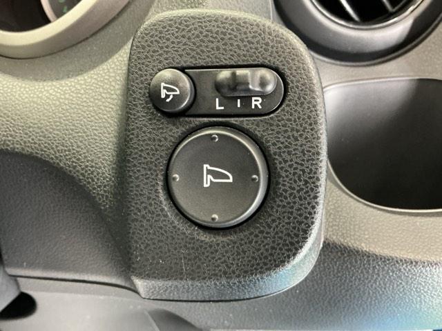 フィット Ｇ　ナビ　Ｒカメラ　ＣＤ　ＳＤ　ワンセグ　運転席助手席エアバッグ　Ｂモニター　１セグＴＶ　キーレスリモコン　盗難防止システム　エアコン　パワーウィンドウ　定期点検記録簿　パワステ　運転席エアバッグ（38枚目）
