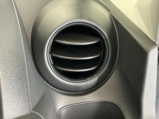 フィット Ｇ　ナビ　Ｒカメラ　ＣＤ　ＳＤ　ワンセグ　運転席助手席エアバッグ　Ｂモニター　１セグＴＶ　キーレスリモコン　盗難防止システム　エアコン　パワーウィンドウ　定期点検記録簿　パワステ　運転席エアバッグ（47枚目）