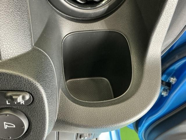 フィット Ｇ　ナビ　Ｒカメラ　ＣＤ　ＳＤ　ワンセグ　運転席助手席エアバッグ　Ｂモニター　１セグＴＶ　キーレスリモコン　盗難防止システム　エアコン　パワーウィンドウ　定期点検記録簿　パワステ　運転席エアバッグ（63枚目）