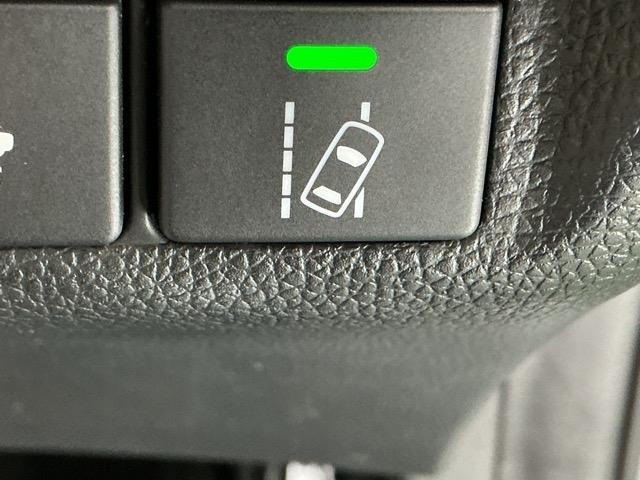 フィットハイブリッド Ｌホンダセンシング　ドラレコ　ナビ　Ｒカメラ　ブルートゥース　軽減ブレーキ　ＬＥＤ　サイドＳＲＳ　横滑り防止　ドライブレコーダー　フルセグテレビ　記録簿　パワーステアリング　盗難防止装置　オートクルーズ　ＥＴＣ車載器（24枚目）