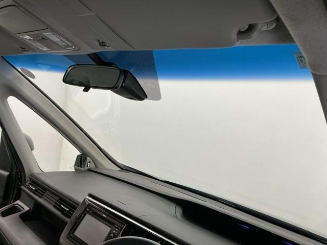 ステップワゴンスパーダ スパーダホンダセンシング　ディスプレイオーディオ　Ｒカメラ　ＴＶ　盗難防止　助手席エアバッグ　Ｗパワスラ　記録簿有　ＬＥＤライト　横滑り防止システム　オートエアコン　リアカメラ　ＵＳＢ　三列シート　アイドリングＳ　ＥＴＣ付（27枚目）