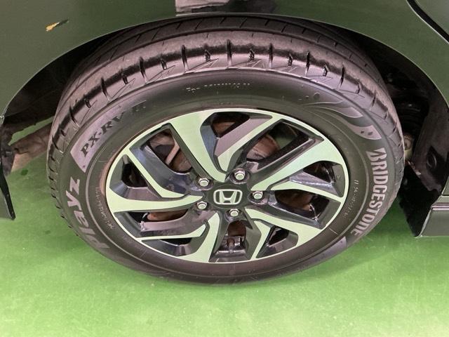 ステップワゴンスパーダ スパーダホンダセンシング　ディスプレイオーディオ　Ｒカメラ　ＴＶ　盗難防止　助手席エアバッグ　Ｗパワスラ　記録簿有　ＬＥＤライト　横滑り防止システム　オートエアコン　リアカメラ　ＵＳＢ　三列シート　アイドリングＳ　ＥＴＣ付（31枚目）