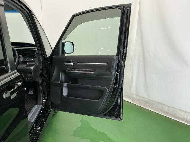 ステップワゴンスパーダ スパーダホンダセンシング　ディスプレイオーディオ　Ｒカメラ　ＴＶ　盗難防止　助手席エアバッグ　Ｗパワスラ　記録簿有　ＬＥＤライト　横滑り防止システム　オートエアコン　リアカメラ　ＵＳＢ　三列シート　アイドリングＳ　ＥＴＣ付（49枚目）