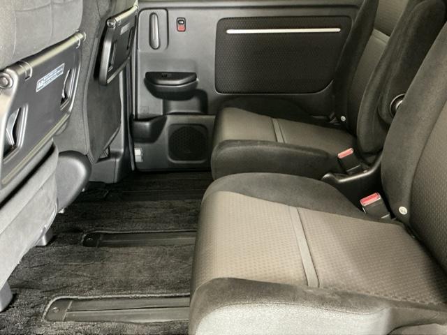 ステップワゴンスパーダ スパーダホンダセンシング　ディスプレイオーディオ　Ｒカメラ　ＴＶ　盗難防止　助手席エアバッグ　Ｗパワスラ　記録簿有　ＬＥＤライト　横滑り防止システム　オートエアコン　リアカメラ　ＵＳＢ　三列シート　アイドリングＳ　ＥＴＣ付（51枚目）