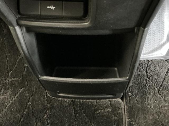 ステップワゴンスパーダ スパーダホンダセンシング　ディスプレイオーディオ　Ｒカメラ　ＴＶ　盗難防止　助手席エアバッグ　Ｗパワスラ　記録簿有　ＬＥＤライト　横滑り防止システム　オートエアコン　リアカメラ　ＵＳＢ　三列シート　アイドリングＳ　ＥＴＣ付（62枚目）