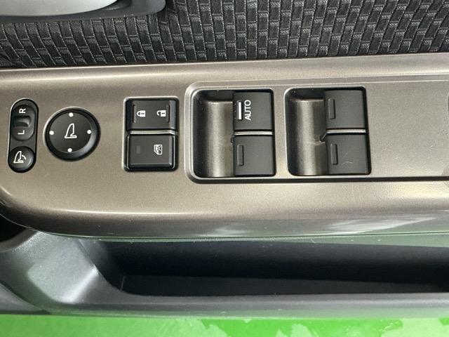 ステップワゴンスパーダ スパーダホンダセンシング　ディスプレイオーディオ　Ｒカメラ　ＴＶ　盗難防止　助手席エアバッグ　Ｗパワスラ　記録簿有　ＬＥＤライト　横滑り防止システム　オートエアコン　リアカメラ　ＵＳＢ　三列シート　アイドリングＳ　ＥＴＣ付（66枚目）
