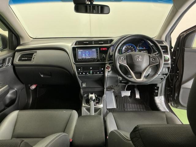 グレイス ハイブリッドＥＸ　ナビ　Ｒカメラ　ブルートゥース　フルセグ　スマートキ－　運転席エアバッグ　Ａストップ　地上デジタル　エアコン　ＬＥＤヘッドランプ　クルーズＣ　ＤＶＤ再生可能　キーレスエントリー　パワーウィンドウ（2枚目）