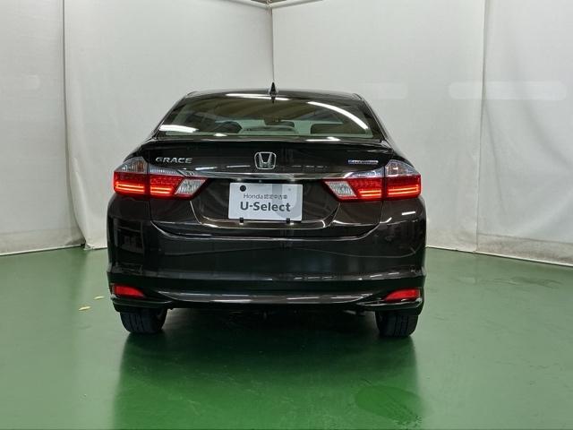 グレイス ハイブリッドＥＸ　ナビ　Ｒカメラ　ブルートゥース　フルセグ　スマートキ－　運転席エアバッグ　Ａストップ　地上デジタル　エアコン　ＬＥＤヘッドランプ　クルーズＣ　ＤＶＤ再生可能　キーレスエントリー　パワーウィンドウ（9枚目）