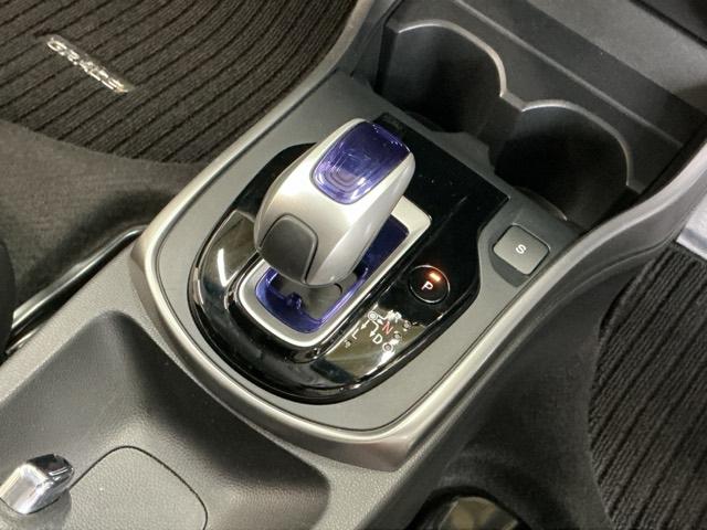 グレイス ハイブリッドＥＸ　ナビ　Ｒカメラ　ブルートゥース　フルセグ　スマートキ－　運転席エアバッグ　Ａストップ　地上デジタル　エアコン　ＬＥＤヘッドランプ　クルーズＣ　ＤＶＤ再生可能　キーレスエントリー　パワーウィンドウ（16枚目）