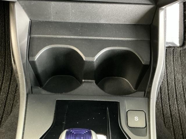 グレイス ハイブリッドＥＸ　ナビ　Ｒカメラ　ブルートゥース　フルセグ　スマートキ－　運転席エアバッグ　Ａストップ　地上デジタル　エアコン　ＬＥＤヘッドランプ　クルーズＣ　ＤＶＤ再生可能　キーレスエントリー　パワーウィンドウ（17枚目）