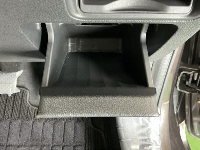 グレイス ハイブリッドＥＸ　ナビ　Ｒカメラ　ブルートゥース　フルセグ　スマートキ－　運転席エアバッグ　Ａストップ　地上デジタル　エアコン　ＬＥＤヘッドランプ　クルーズＣ　ＤＶＤ再生可能　キーレスエントリー　パワーウィンドウ（51枚目）