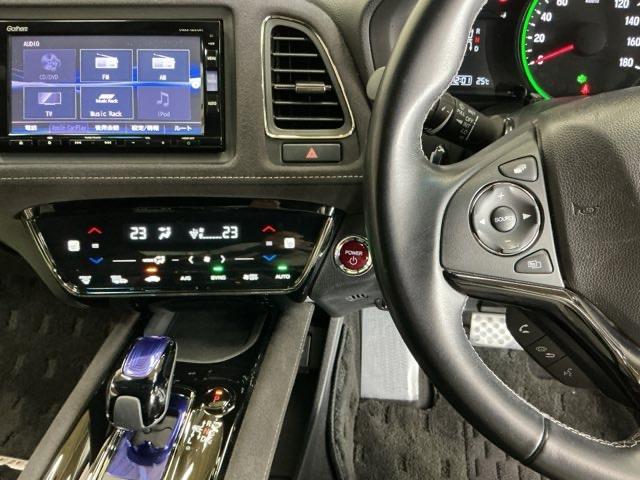 ヴェゼル ハイブリッドＲＳ・ホンダセンシング　ナビ　Ｒカメラ　ブルートゥース　フルセグ　ＥＴＣ付　定期点検記録簿　サイドＳＲＳ　フルオートエアコン　ＵＳＢ接続　両席エアバック　スマキー　オートクルーズコントロール　衝突軽減ブレーキシステム　イモビ（3枚目）