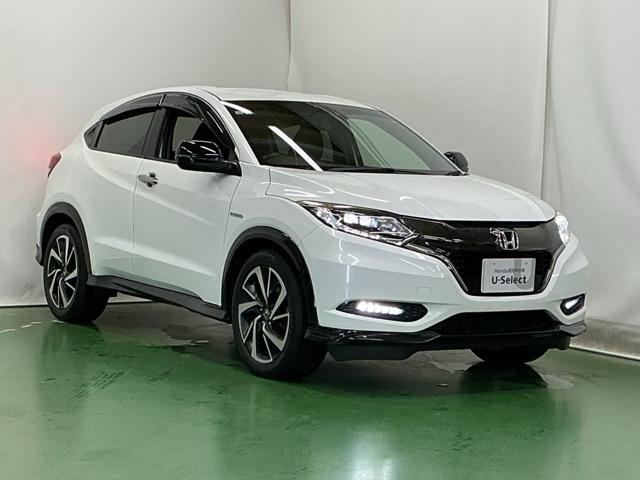 ヴェゼル ハイブリッドＲＳ・ホンダセンシング　ナビ　Ｒカメラ　ブルートゥース　フルセグ　ＥＴＣ付　定期点検記録簿　サイドＳＲＳ　フルオートエアコン　ＵＳＢ接続　両席エアバック　スマキー　オートクルーズコントロール　衝突軽減ブレーキシステム　イモビ（7枚目）